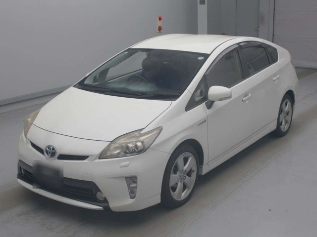 TOYOTA PRIUS — фото