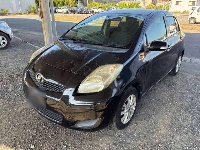 TOYOTA VITZ — фото