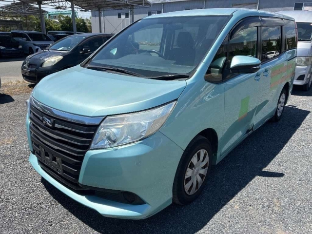 TOYOTA NOAH — фото