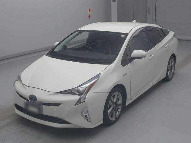 TOYOTA PRIUS — фото