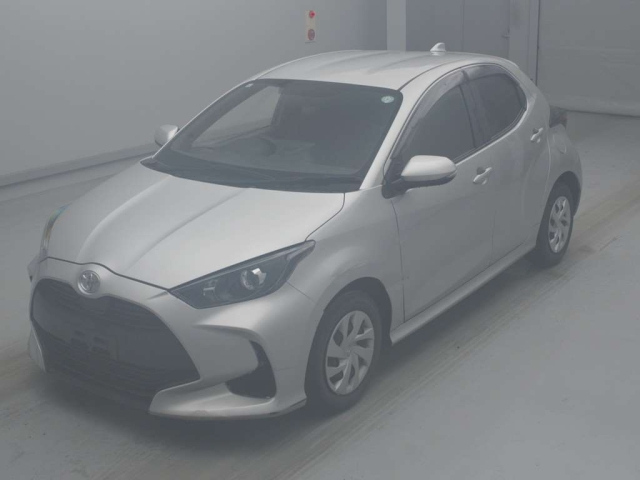 TOYOTA YARIS — фото