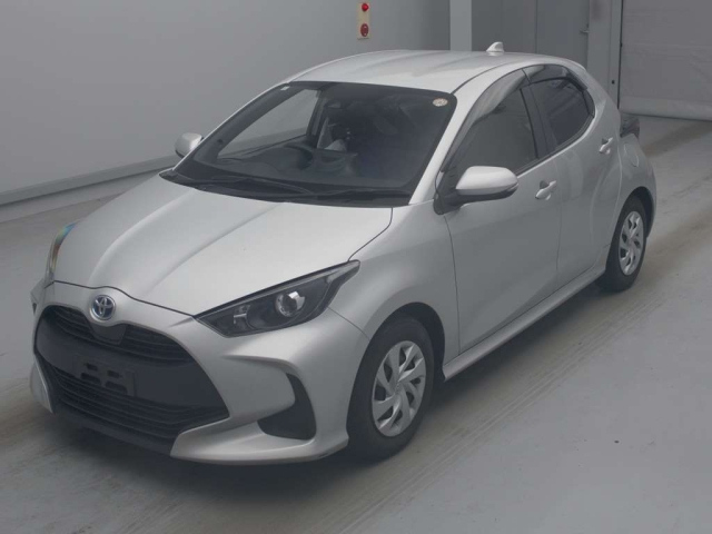 TOYOTA YARIS — фото