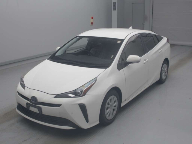 TOYOTA PRIUS — фото