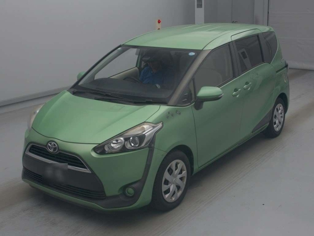 TOYOTA SIENTA — фото