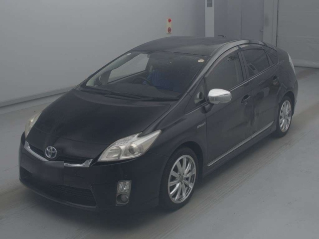 TOYOTA PRIUS — фото