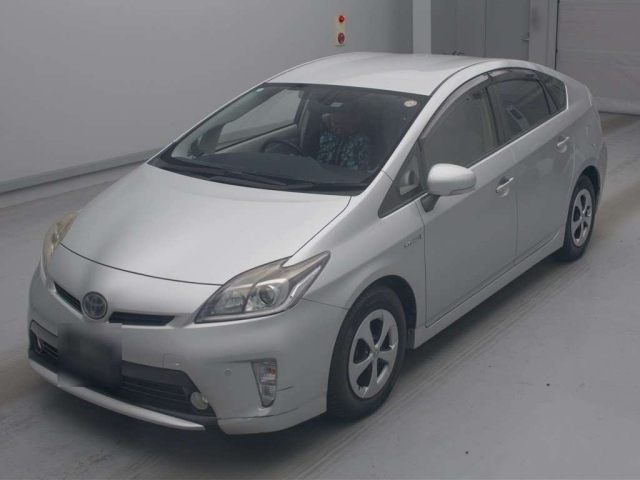TOYOTA PRIUS — фото