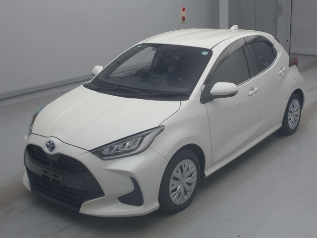 TOYOTA YARIS — фото