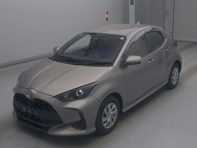 TOYOTA YARIS — фото