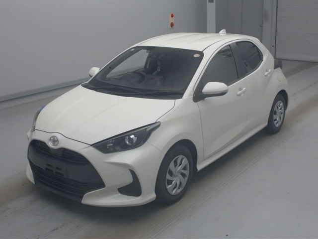 TOYOTA YARIS — фото