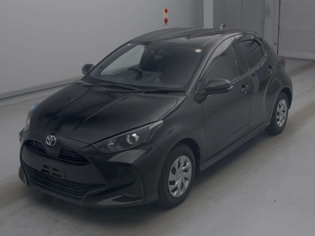 TOYOTA YARIS — фото