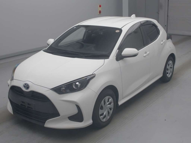 TOYOTA YARIS — фото