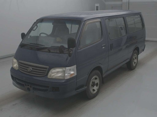 TOYOTA HIACE — фото