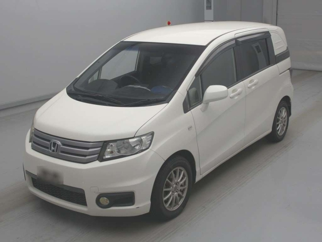 HONDA FREED — фото