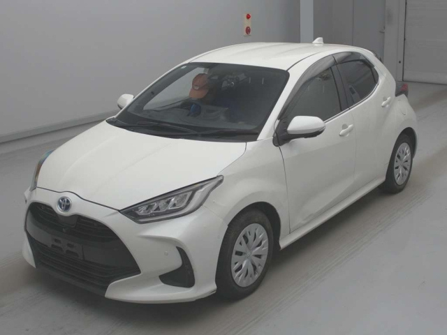 TOYOTA YARIS — фото