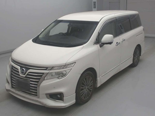 NISSAN ELGRAND — фото