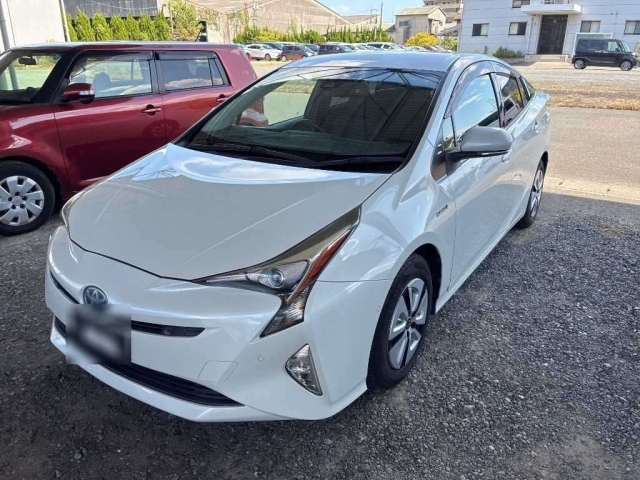 TOYOTA PRIUS — фото