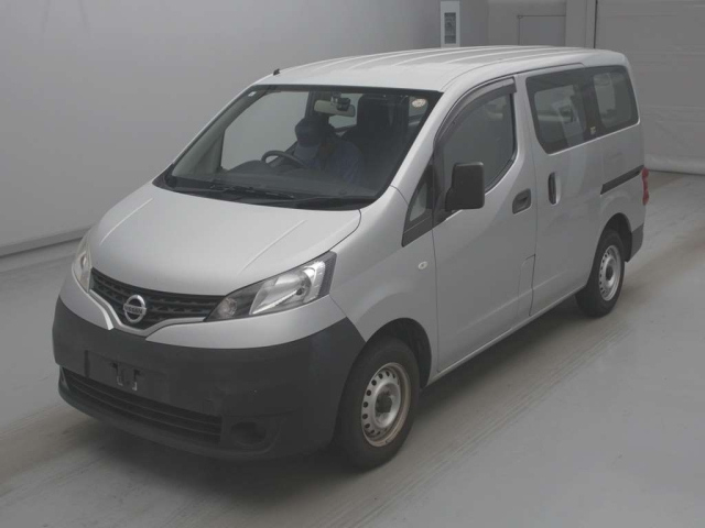 NISSAN NV200 — фото