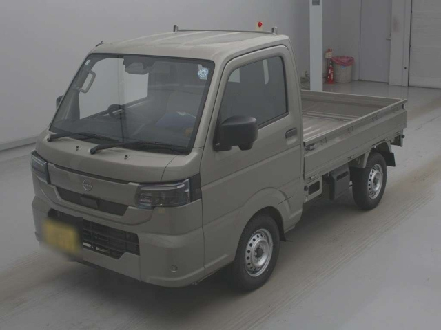 NISSAN CLIPPER — фото
