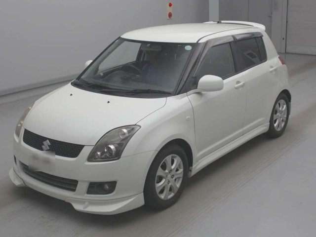 SUZUKI SWIFT — фото