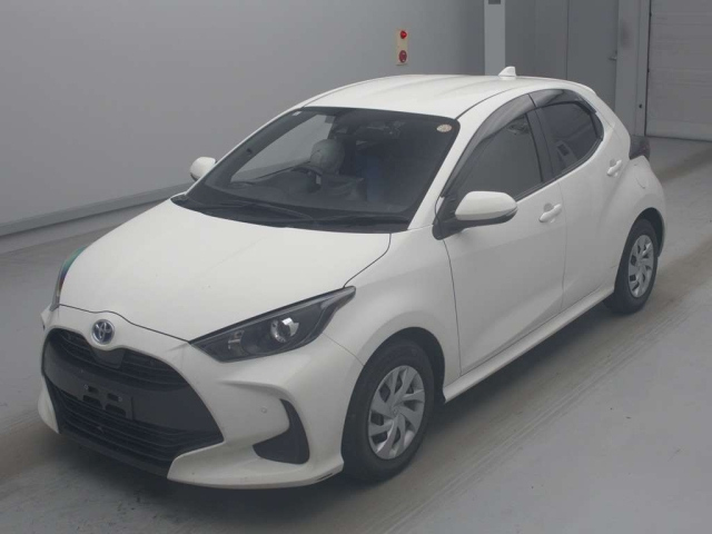 TOYOTA YARIS — фото