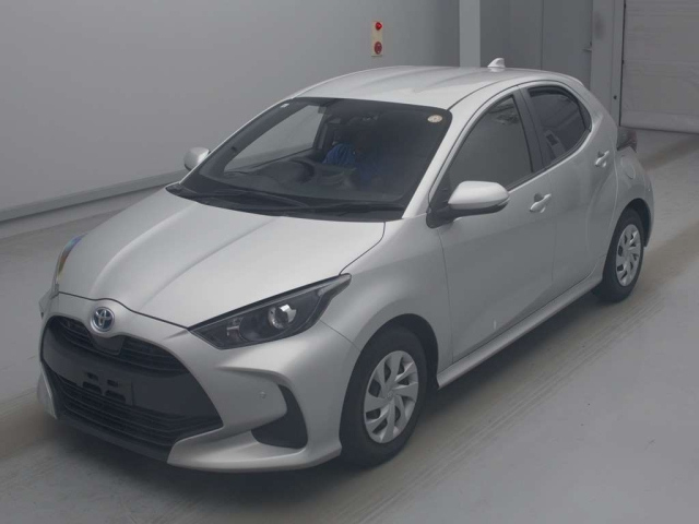 TOYOTA YARIS — фото