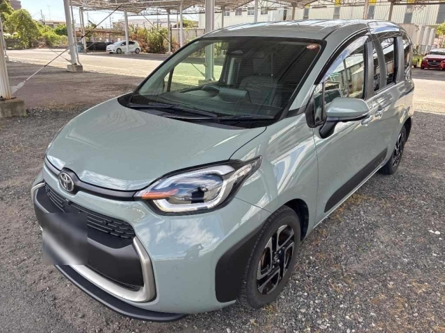 TOYOTA SIENTA — фото