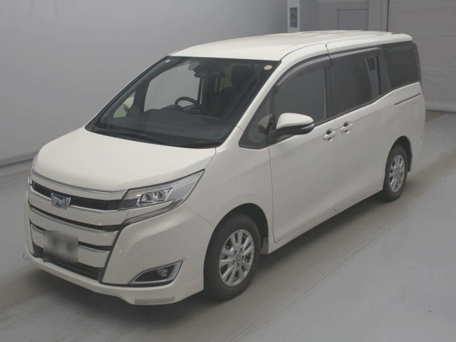 TOYOTA NOAH — фото