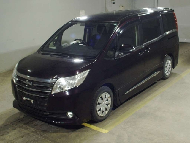 TOYOTA NOAH — фото