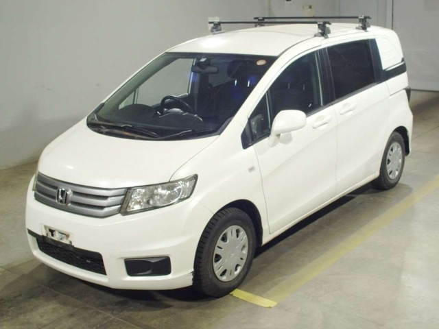 HONDA FREED — фото