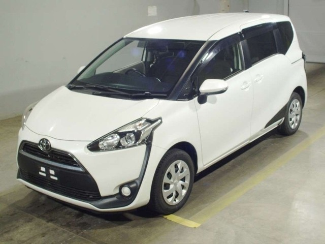TOYOTA SIENTA — фото