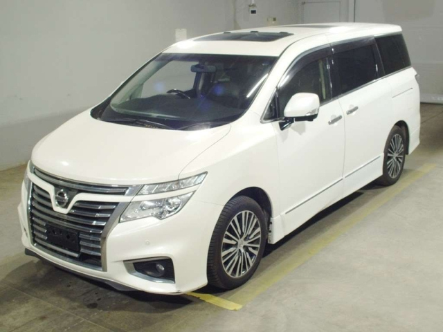 NISSAN ELGRAND — фото