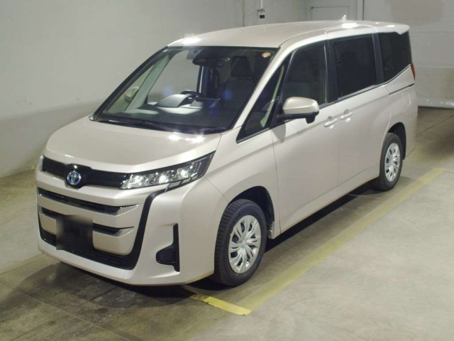 TOYOTA NOAH — фото