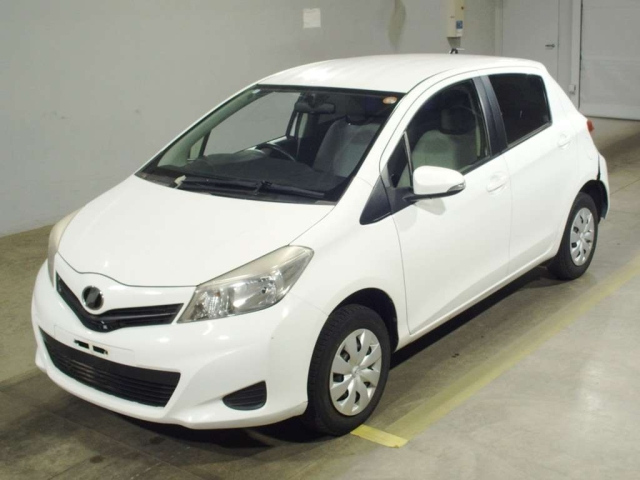 TOYOTA VITZ — фото