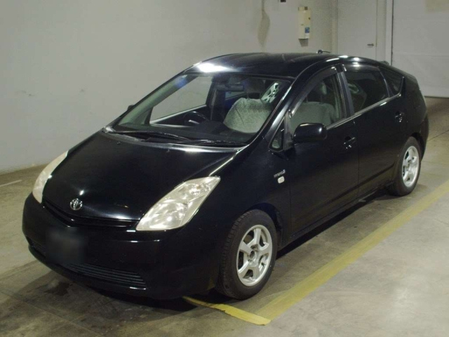 TOYOTA PRIUS — фото