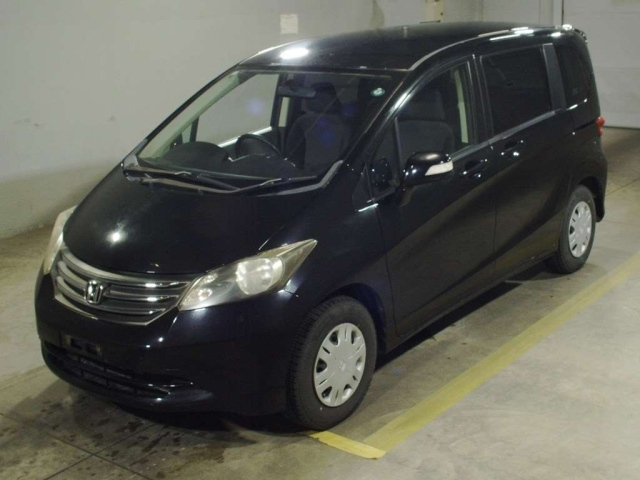 HONDA FREED — фото