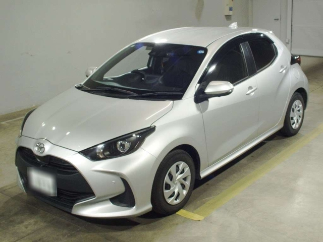 TOYOTA YARIS — фото