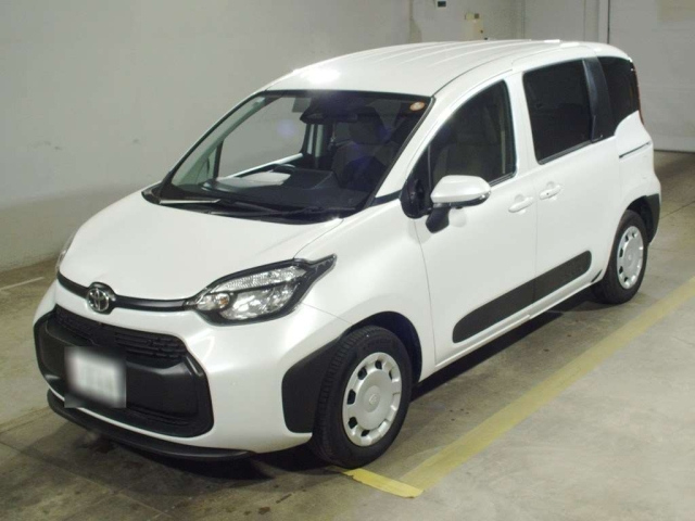 TOYOTA SIENTA — фото