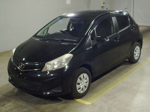 TOYOTA VITZ — фото