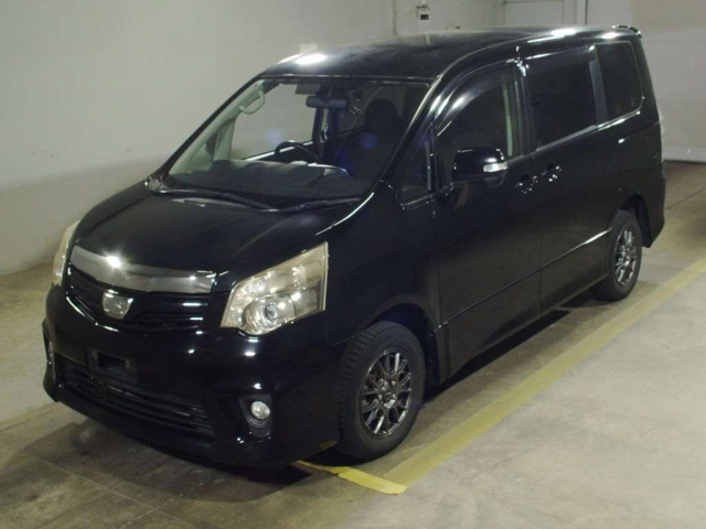 TOYOTA NOAH — фото