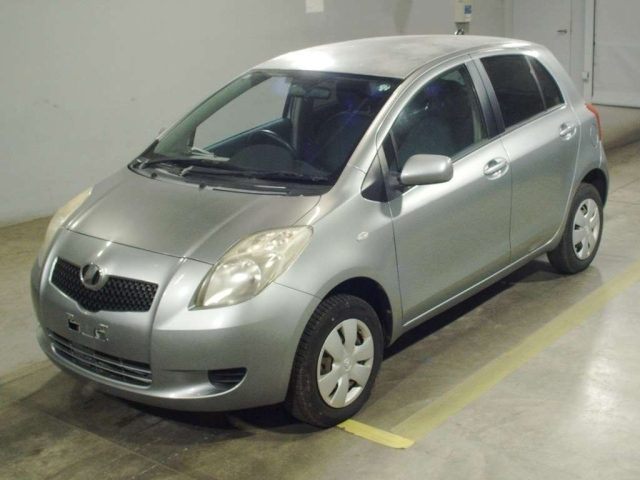 TOYOTA VITZ — фото