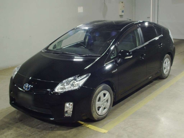 TOYOTA PRIUS — фото