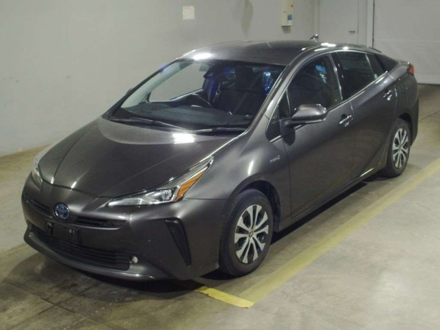TOYOTA PRIUS — фото