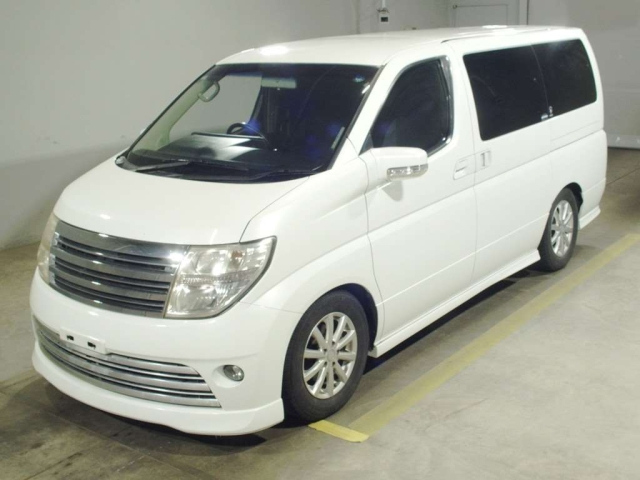 NISSAN ELGRAND — фото