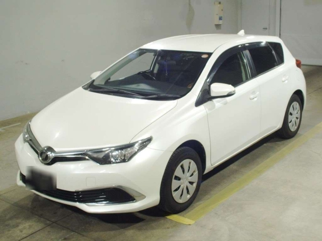 TOYOTA AURIS — фото