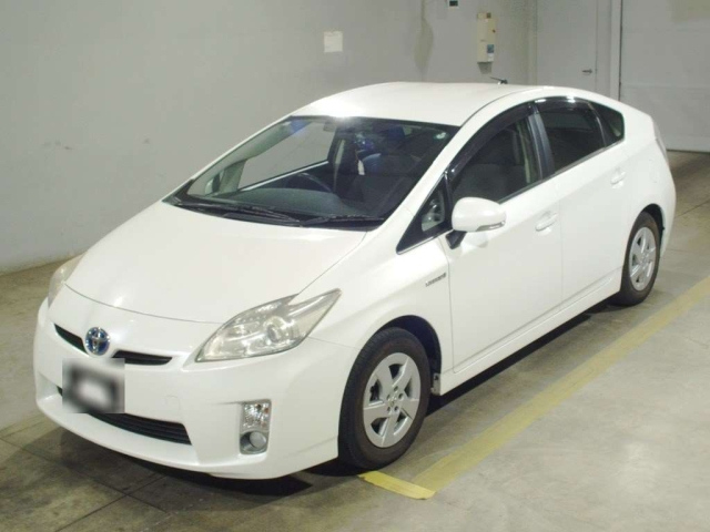 TOYOTA PRIUS — фото