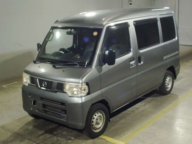 NISSAN CLIPPER — фото