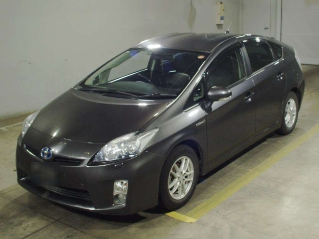 TOYOTA PRIUS — фото