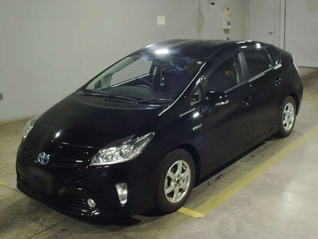 TOYOTA PRIUS — фото