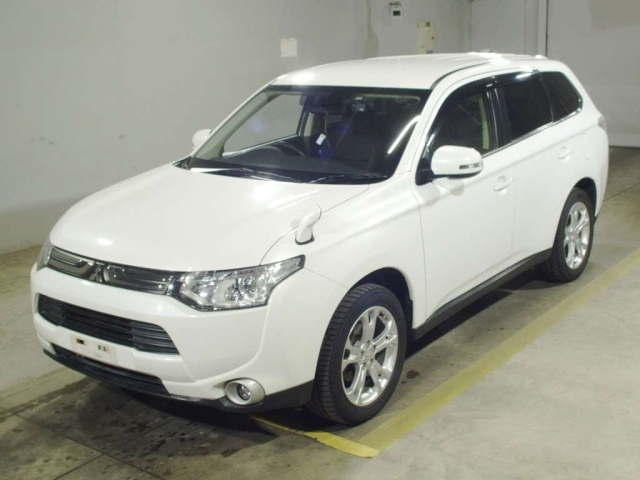 MITSUBISHI OUTLANDER — фото