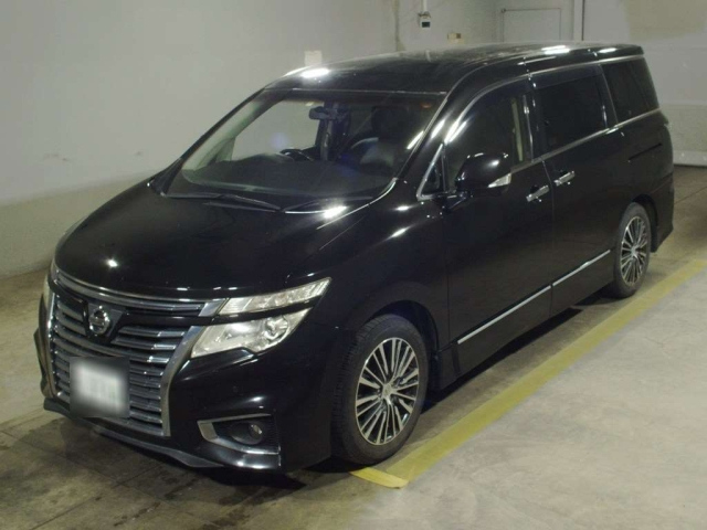 NISSAN ELGRAND — фото